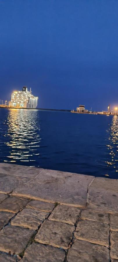 Nouveau Bien Lumineux Tout Confort En Centre Ville Sete Exterior photo
